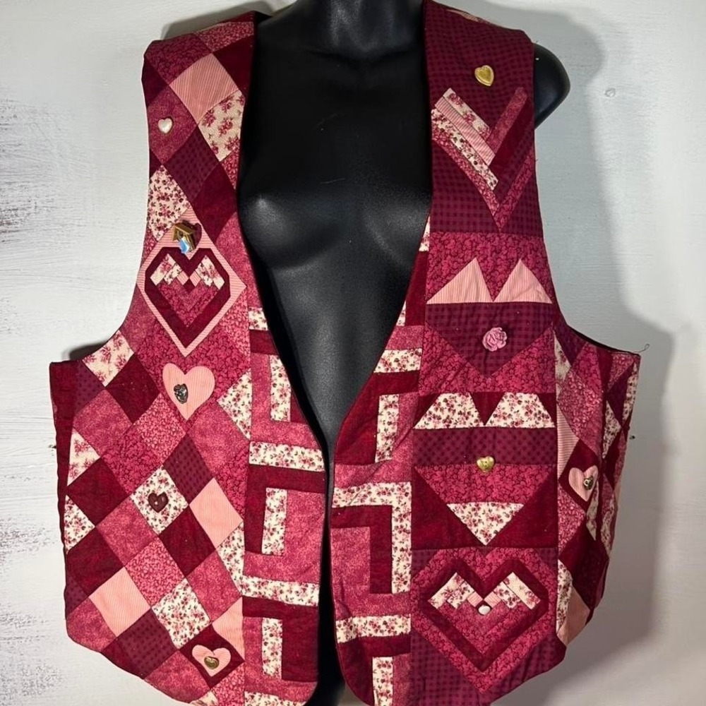 Handmade vintage quilt patchwork sweater vest, pink no tags cozy hearts red chic
